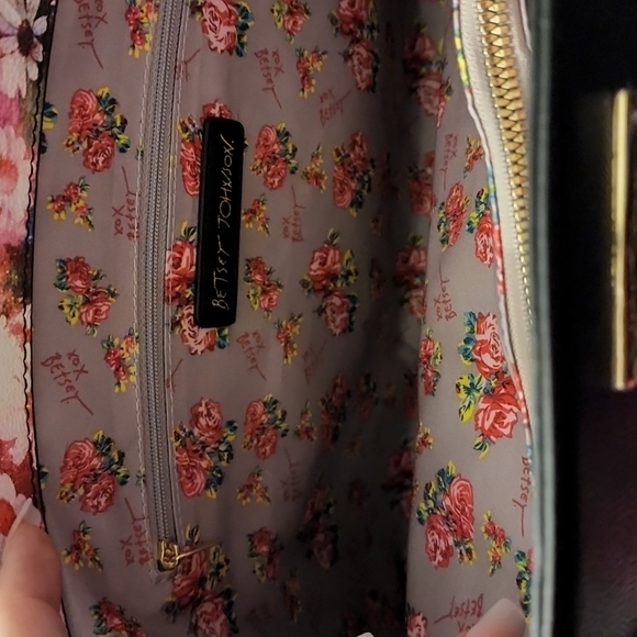 Betsey Johnson Purse with pouch - Picture 5 of 7